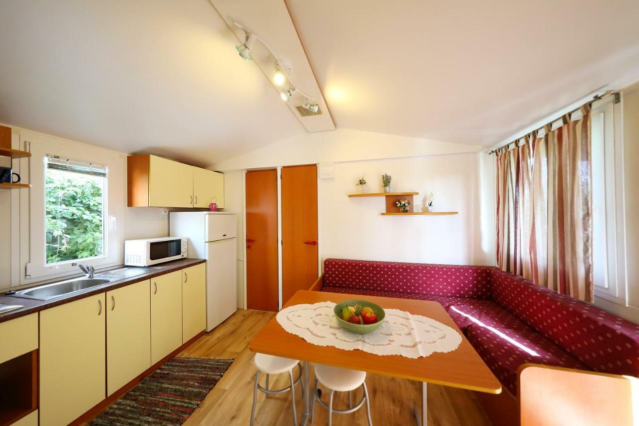 Mobile Home Grbe Nin Luaran gambar