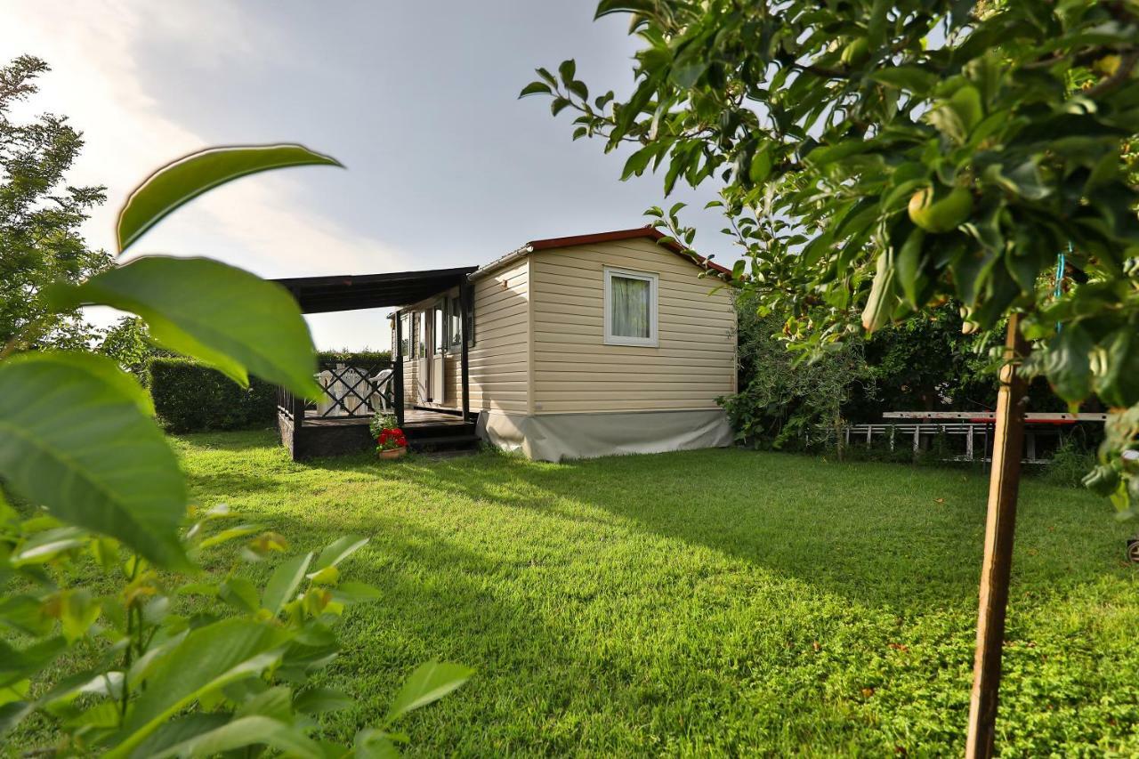 Mobile Home Grbe Nin Luaran gambar