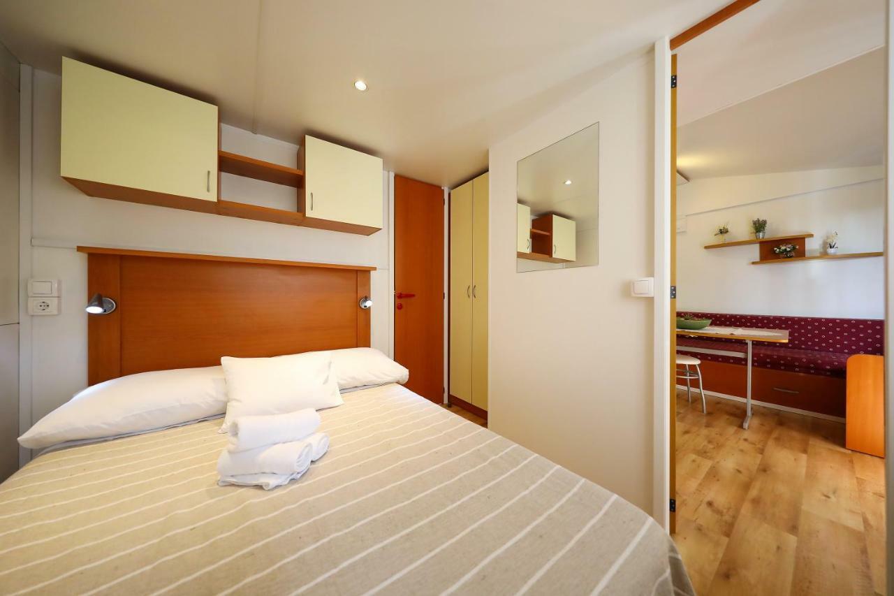 Mobile Home Grbe Nin Luaran gambar