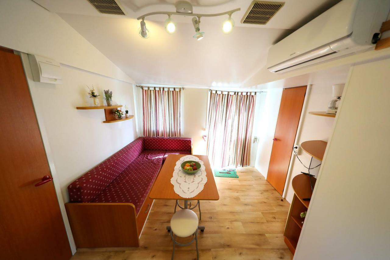 Mobile Home Grbe Nin Luaran gambar