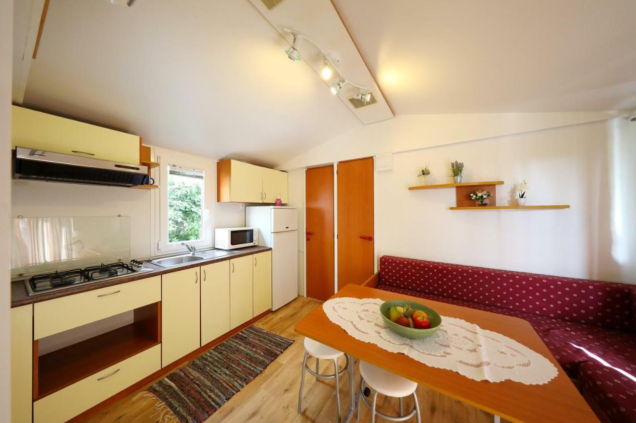 Mobile Home Grbe Nin Luaran gambar