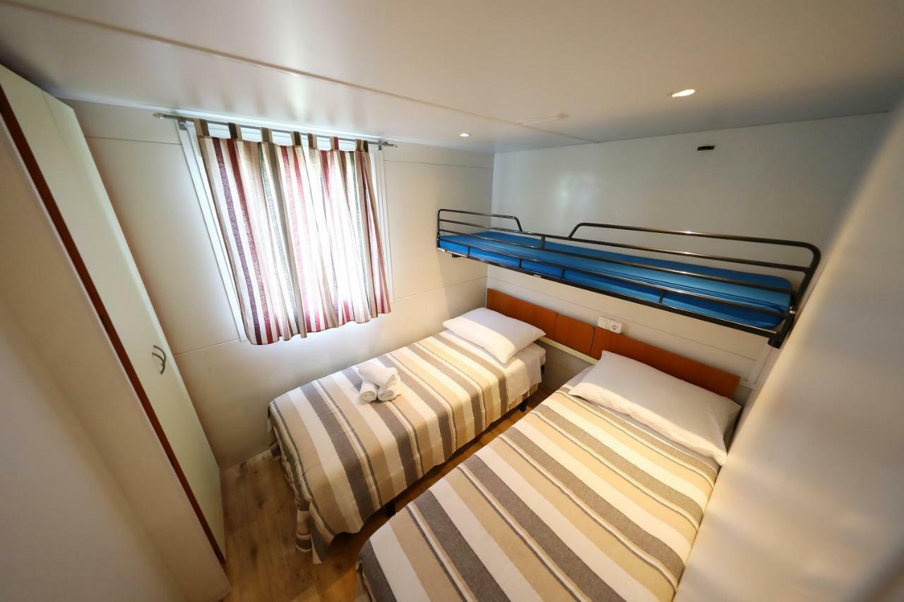 Mobile Home Grbe Nin Luaran gambar