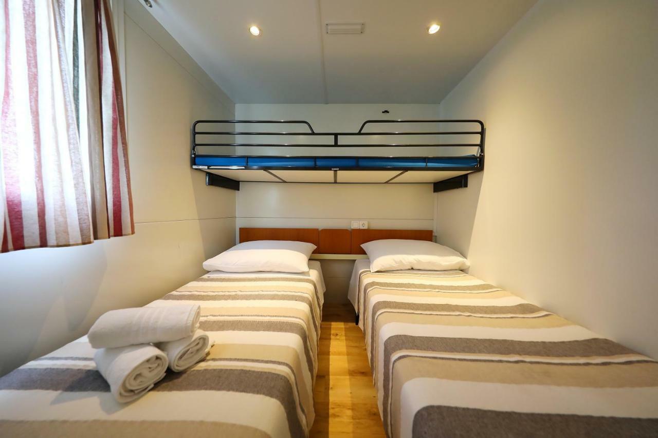 Mobile Home Grbe Nin Luaran gambar