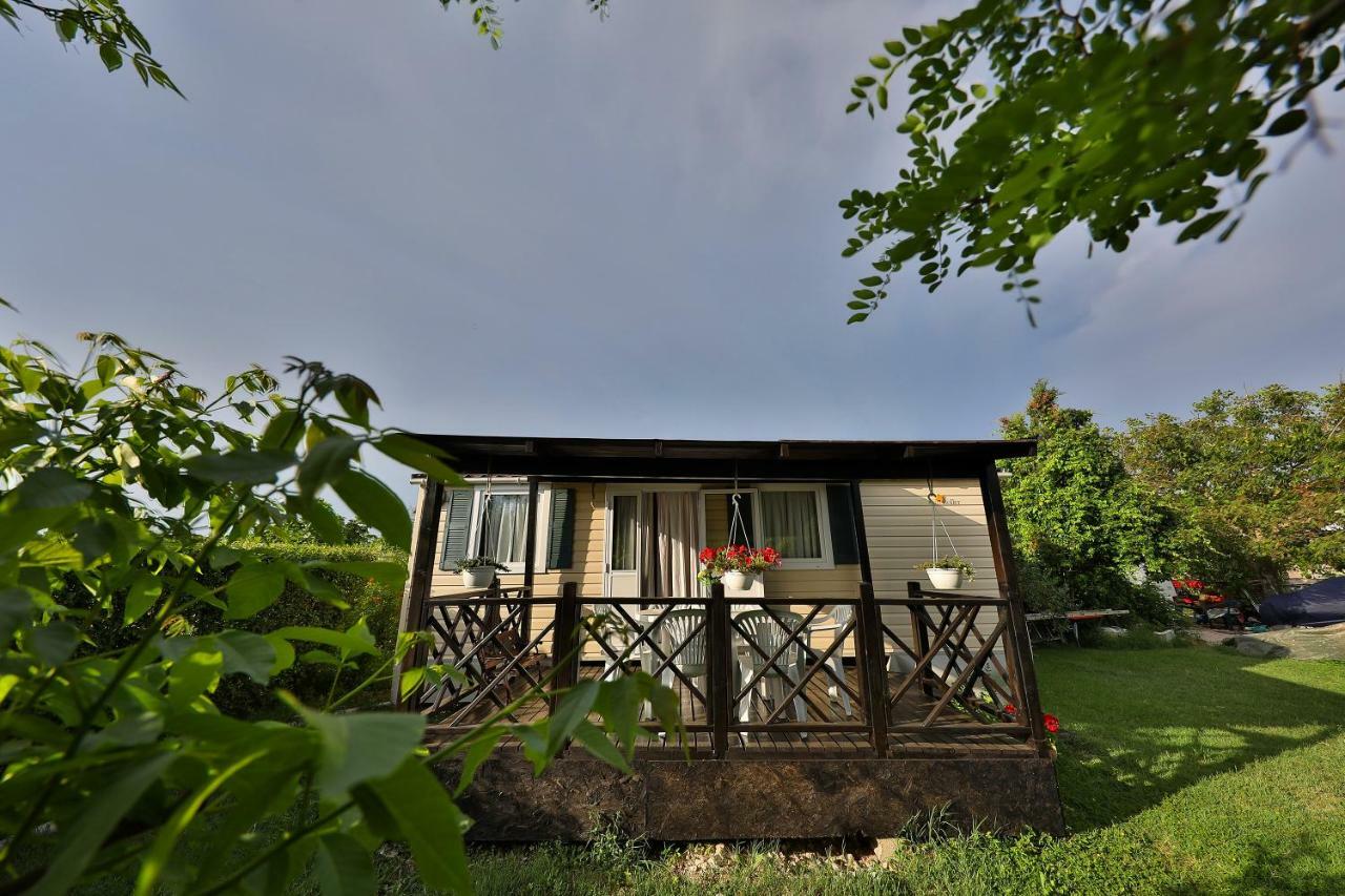 Mobile Home Grbe Nin Luaran gambar