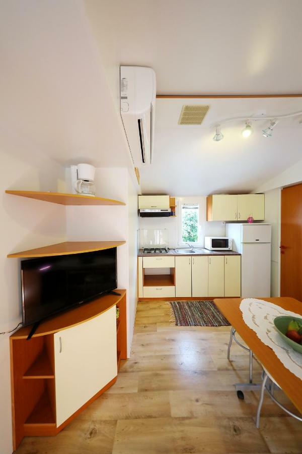 Mobile Home Grbe Nin Luaran gambar