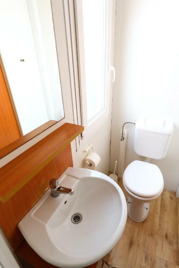 Mobile Home Grbe Nin Luaran gambar