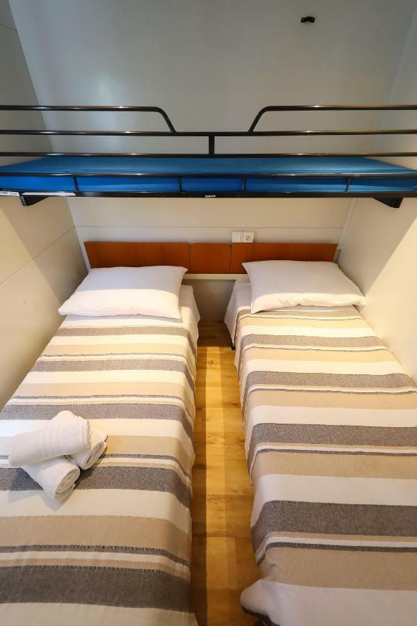 Mobile Home Grbe Nin Luaran gambar