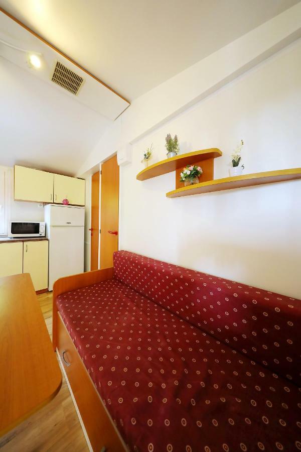 Mobile Home Grbe Nin Luaran gambar