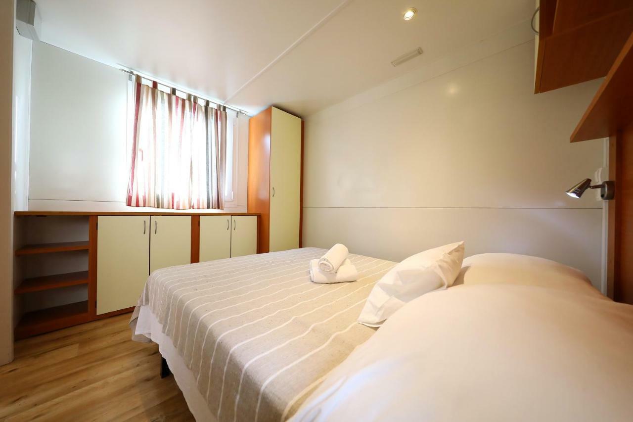 Mobile Home Grbe Nin Luaran gambar