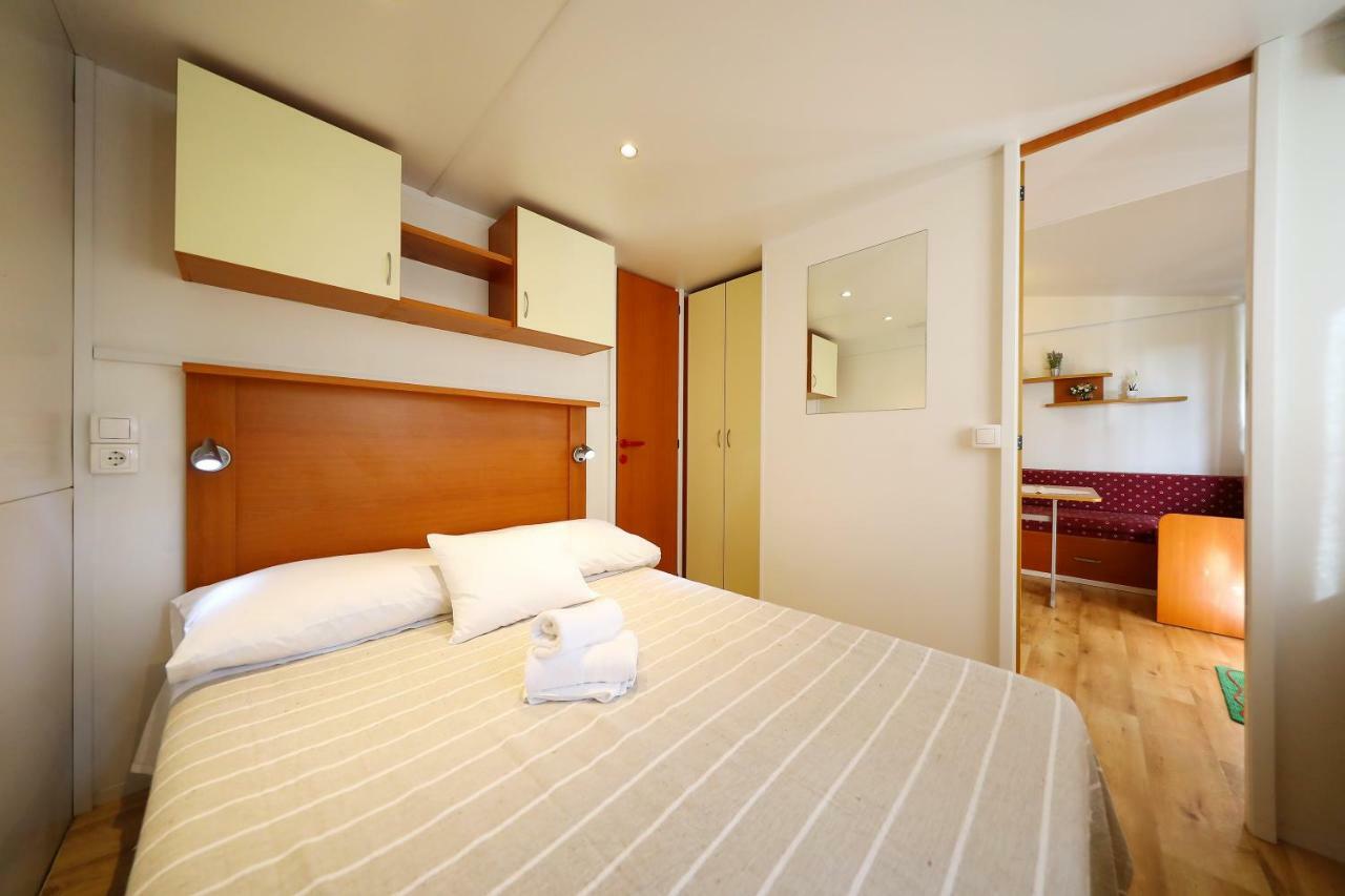 Mobile Home Grbe Nin Luaran gambar