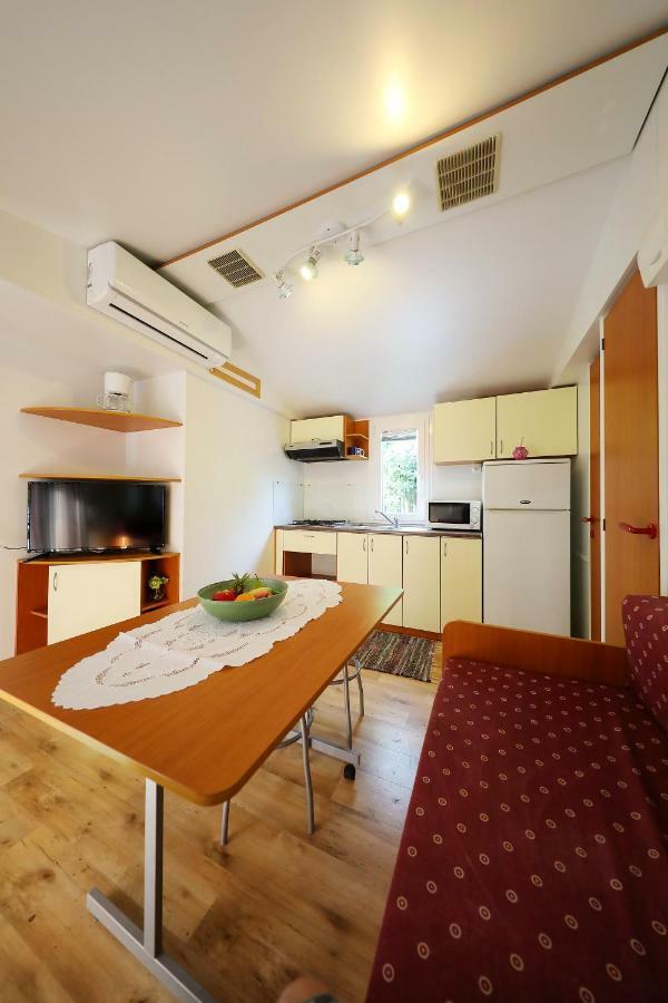 Mobile Home Grbe Nin Luaran gambar