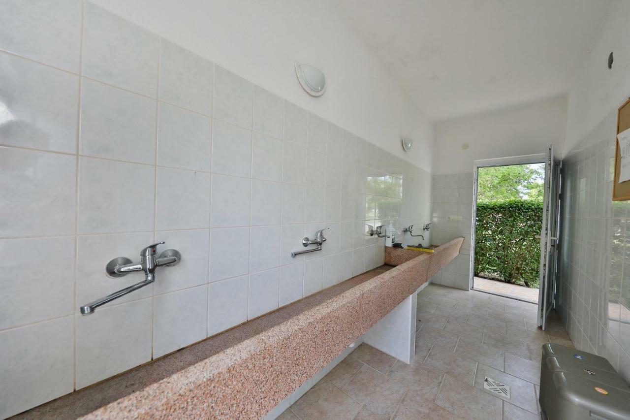 Mobile Home Grbe Nin Luaran gambar