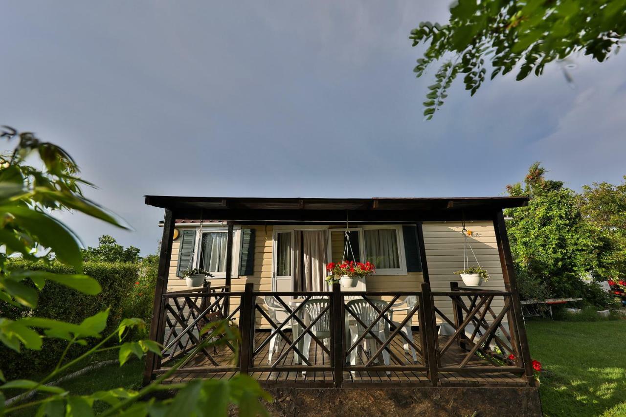 Mobile Home Grbe Nin Luaran gambar